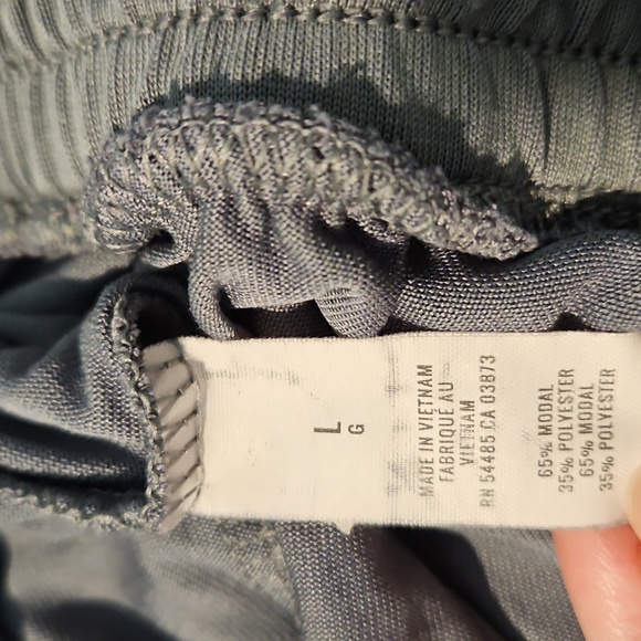 Aerie Large Lightweight Shorts - Picture 5 of 5